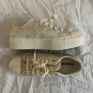 Platform Embroidered Converse
